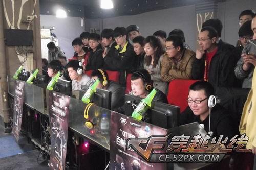 电竞比分RAMZES： 《现在在《Dota》中没有核心、中单和劣单——只有三个核心。