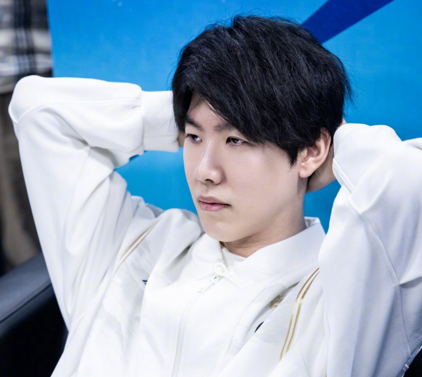 为什么位置在扑克中很重要（为何在扑克中位置至关重要）