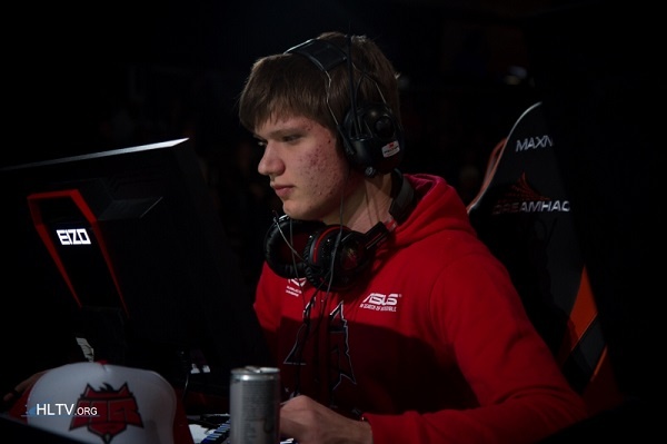 什么是“江湖救急”？解析棋牌文化中独特的借贷逻辑与信任机制。（“江湖救急”背后的棋牌文化：独特的借贷逻辑与信任机制）