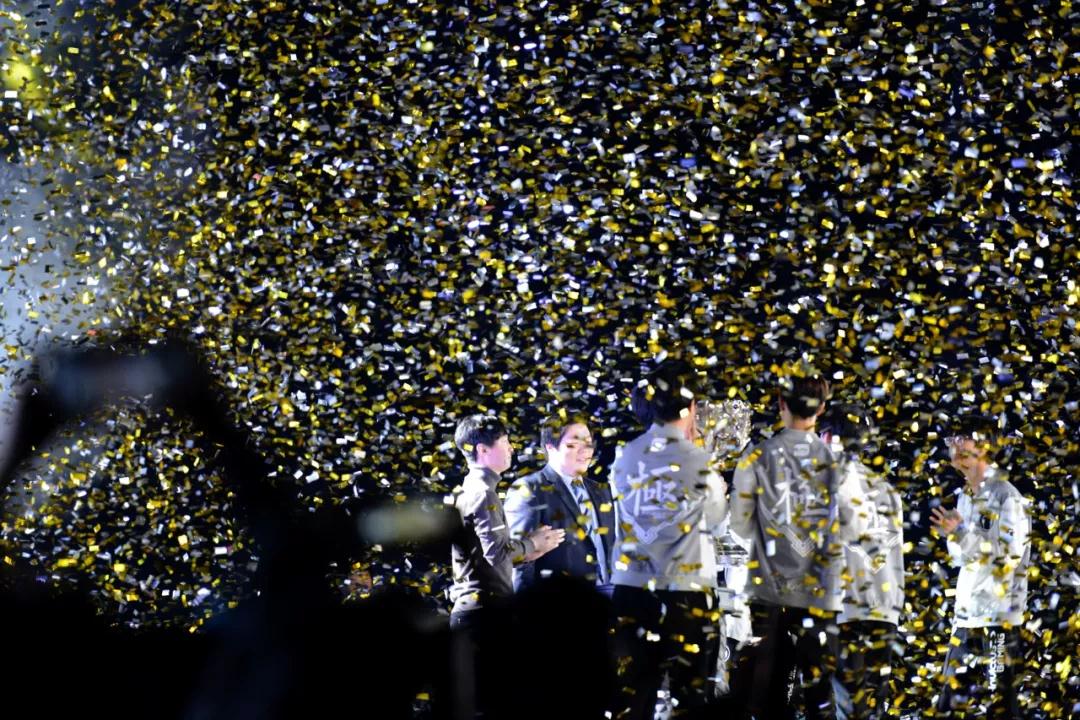 LPL官方发布对晴天的处罚公告！罚款5万元，停用韩服账号近十个月！